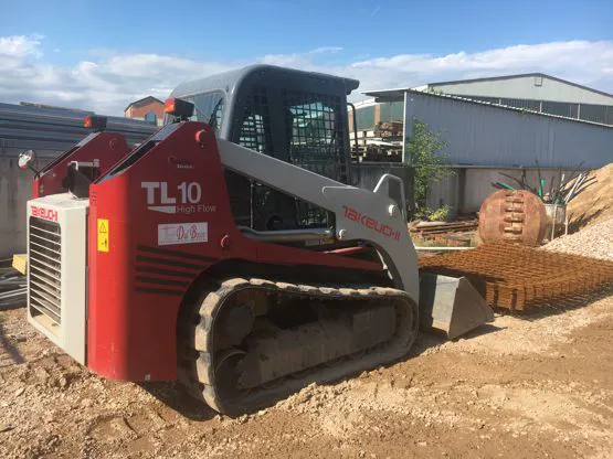Pala cingolata Takeuchi TL140