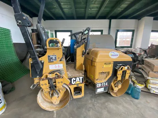 Rullo compattatore CAT Bitelli CB114