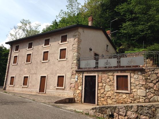 Ristrutturazione di Villa Unifamigliare su due livelli in periferia nel comune di Badia Calavena