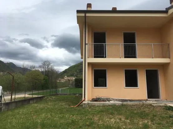 Villetta ad angolo a Schiera a Badia Calavena